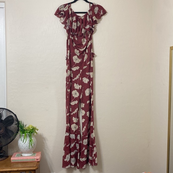 Free People Austyn One Piece Flare Leg Jumpsuit Floral Ruffle size Large - Picture 4 of 16